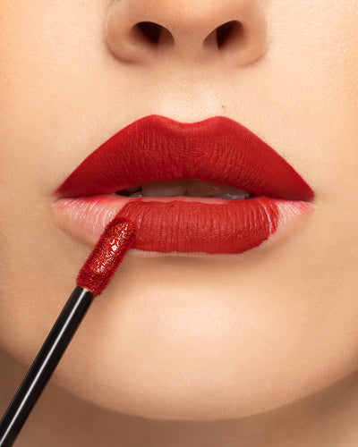 How to Apply Liquid Lipstick Perfectly - 5 Easy Steps in Detail!